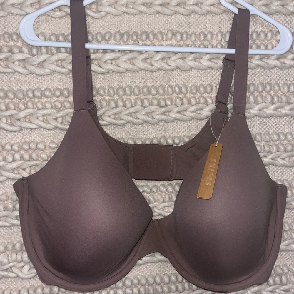 SKIMS 46DDD NWT